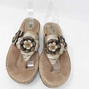 Clarks Womens Artisan Gold Floral Accent Leather Sandal Size 8